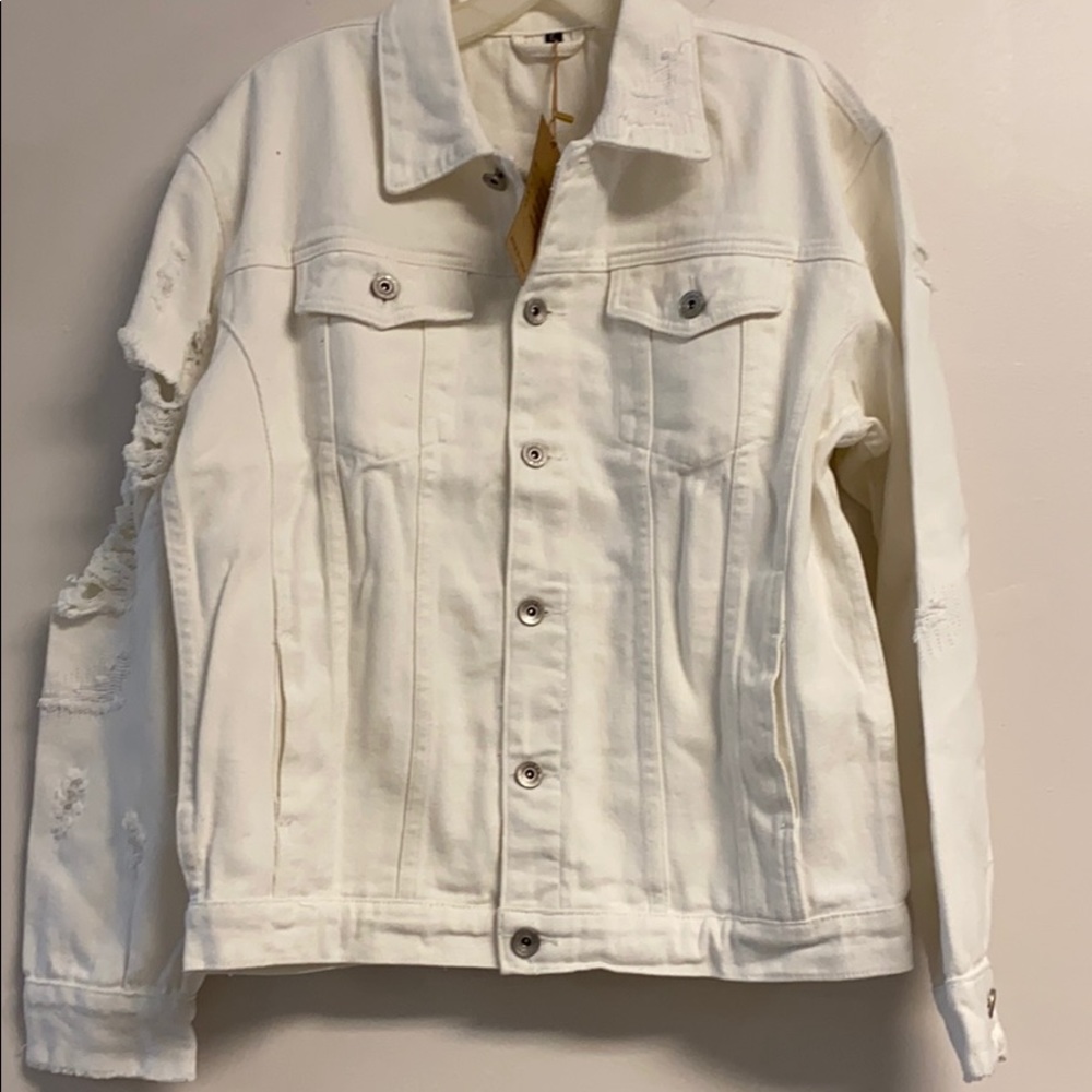 NWT Men’s Classic Ripped Denim Jacket